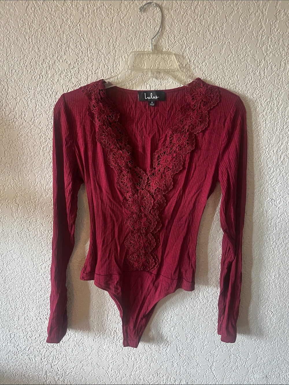Lulu's Wine Lace-Trim Ribbed V-Neck Long-Sleeve Bodysuit